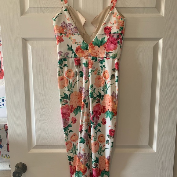 Again Silk like Dress - Picture 3 of 6